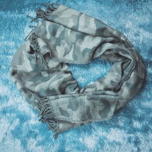 NWT Cozy H&M Camo Print Scarf